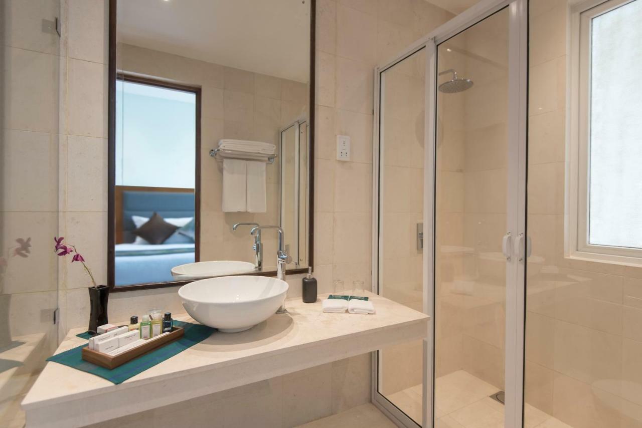 Ocean Edge Suites & Hotel Colombo Exterior foto
